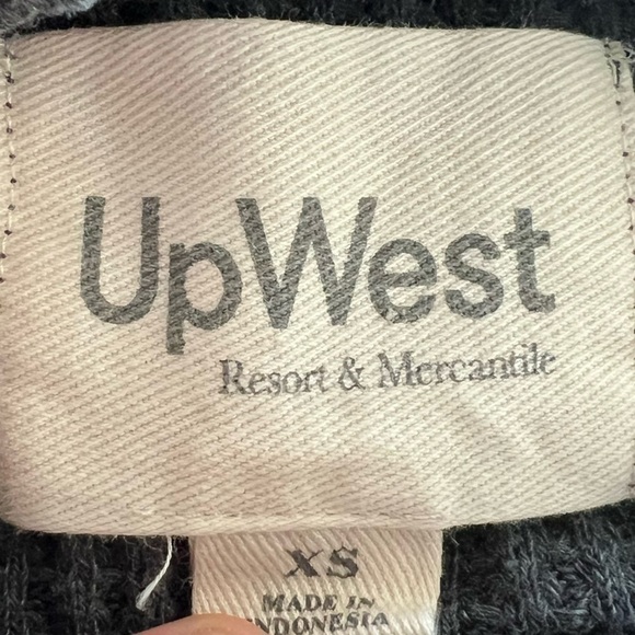 Upwest Resort & Mercantile sweater turtleneck XS - Picture 8 of 8